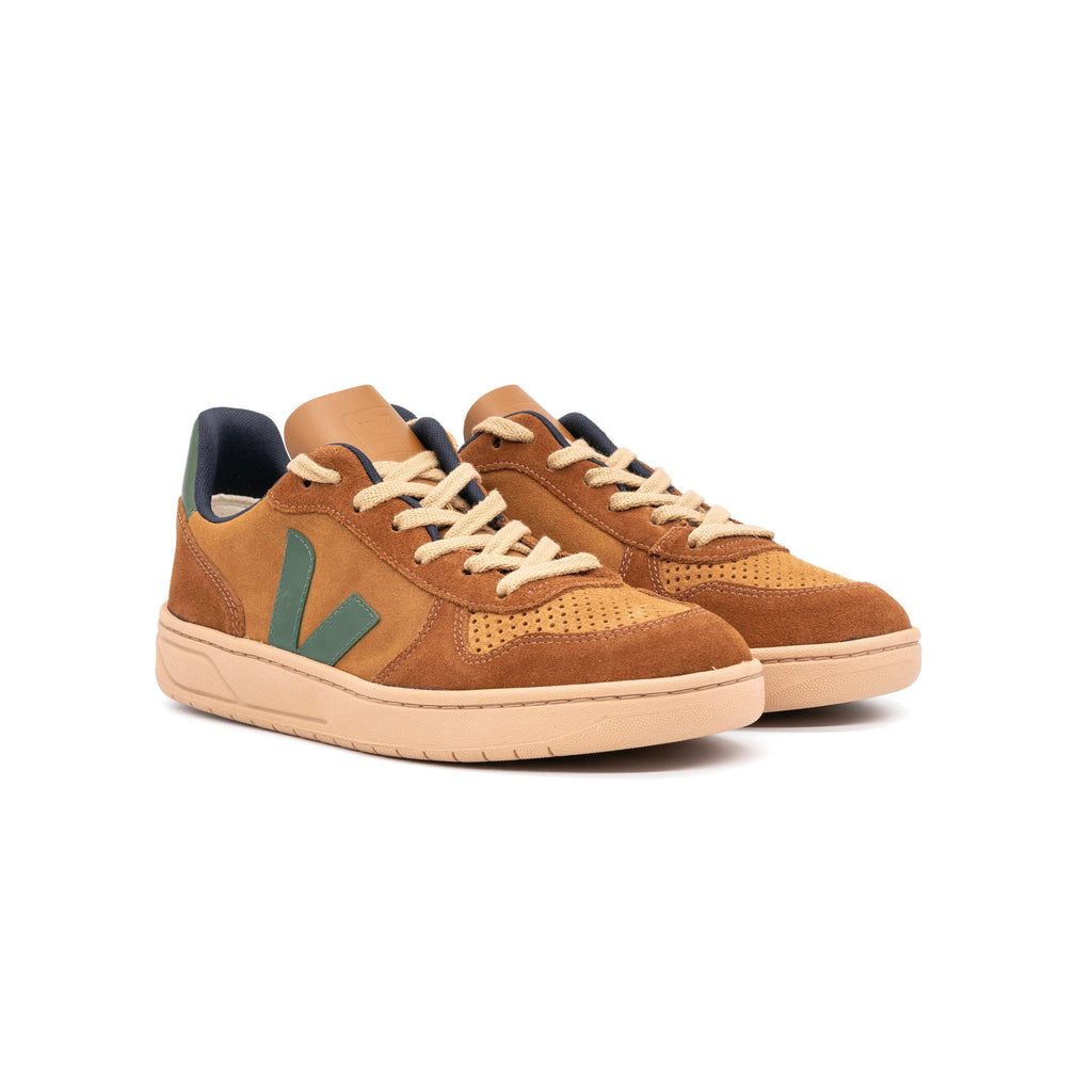 BESKETTES VEJA sutainable sneakers - V-10 Suede - Camel / Cyprus / Multico