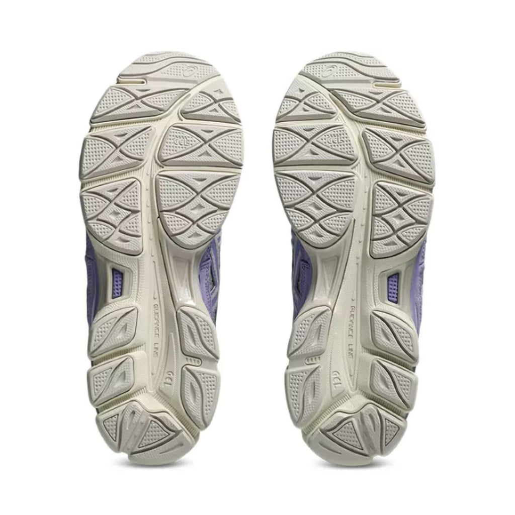 sneakers asics gel-NYC mauves vue des semelles