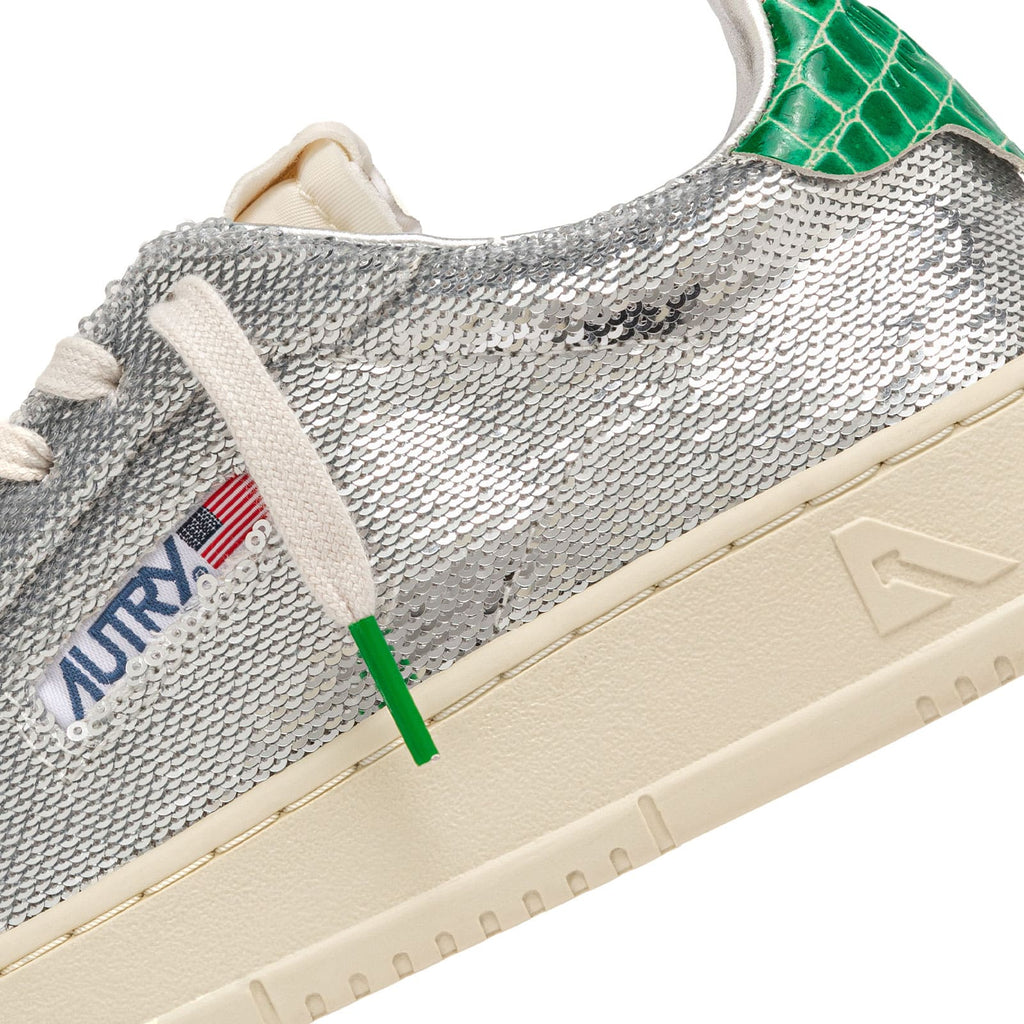 sneakers autry femmes à paillettes argentées vues de détails