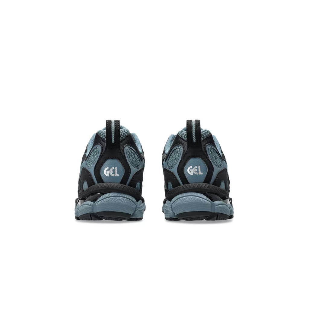 sneakers asics Gel-NYC noire et bleu pour hommes vue de dos