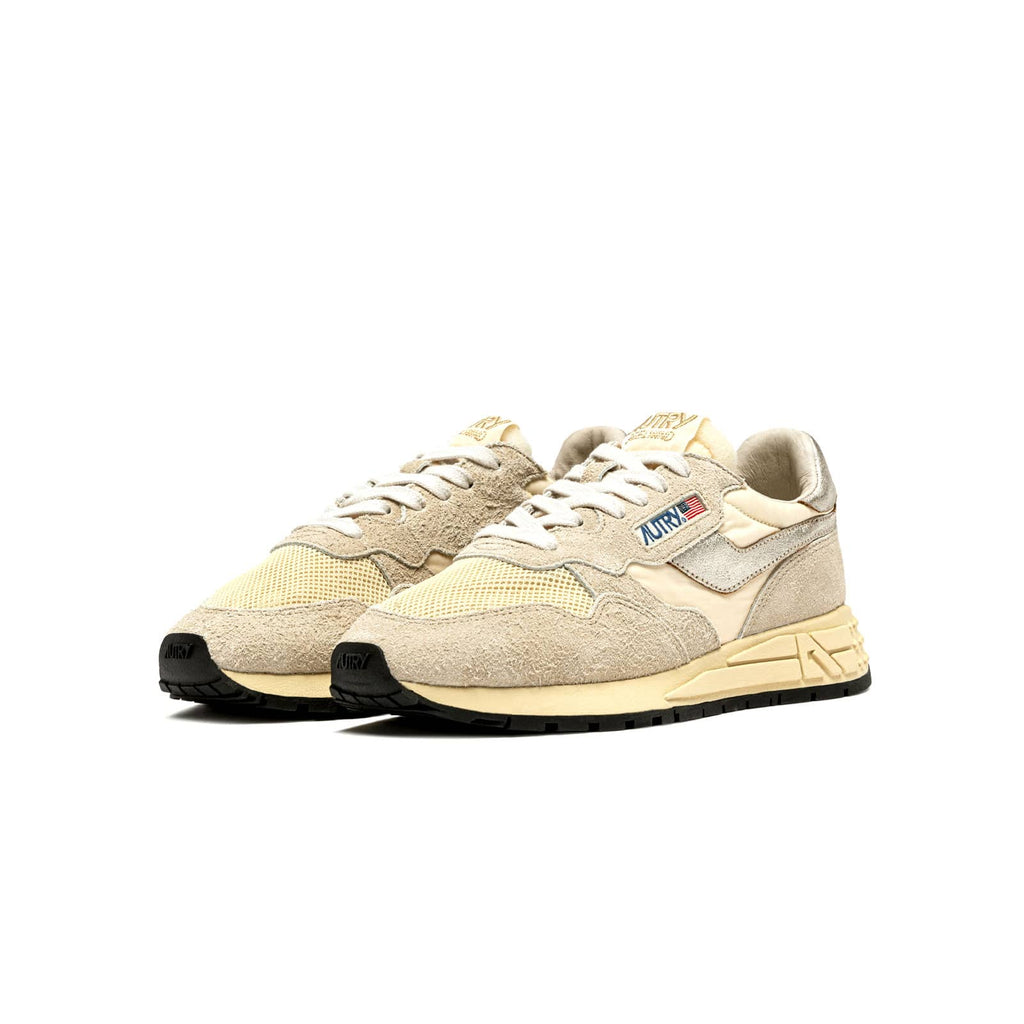 autry reelwind sneakers beige et dorées pour femmes vue de trois quarts
