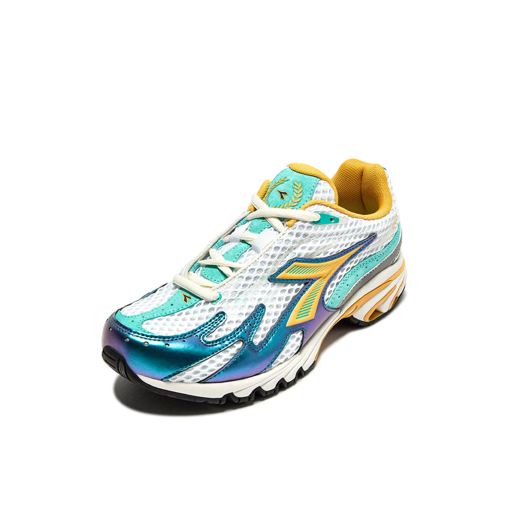 Three-quarter view of Diadora Mythos Propulsion 280 – dynamic turquoise sneakers with neon accents and sporty silhouette