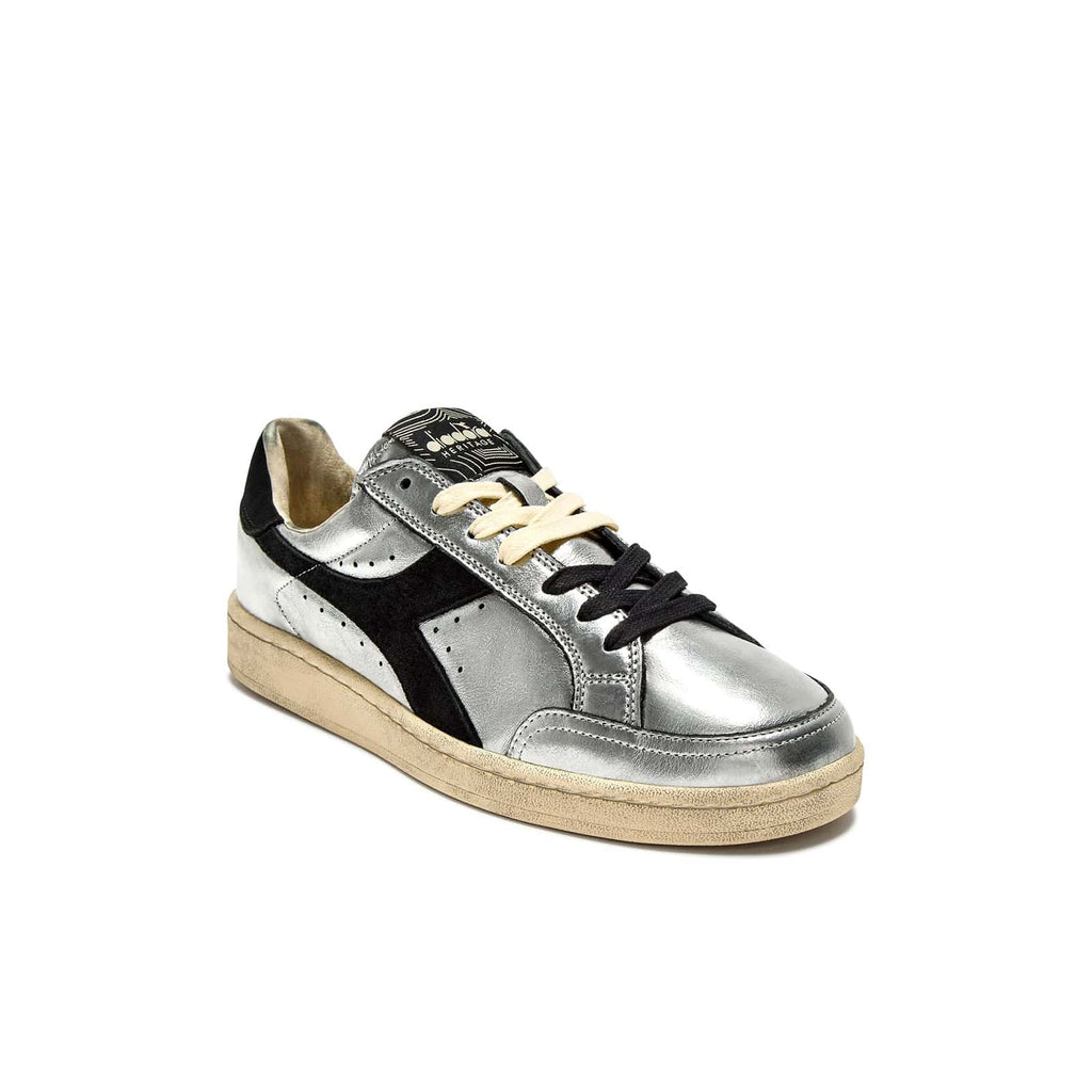 sneakers diadora heritage Prestige Metal Used silver vue de trois quarts