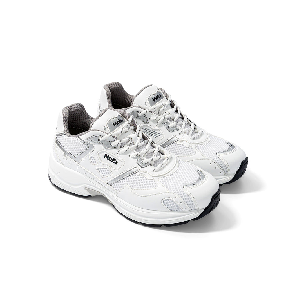 moea gen 8 vegan sneakers for women in white