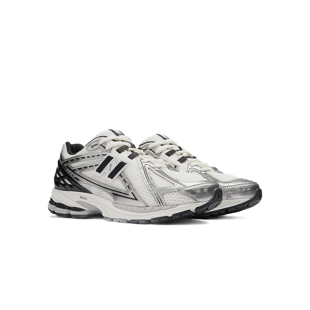 sneakers new balance 1906 argent silver vue de coté