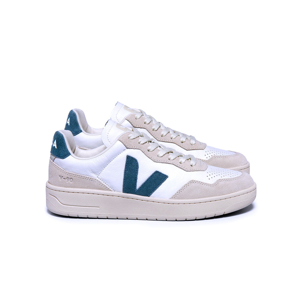 Baskets Veja v-90 sustainable sneakers for men and women