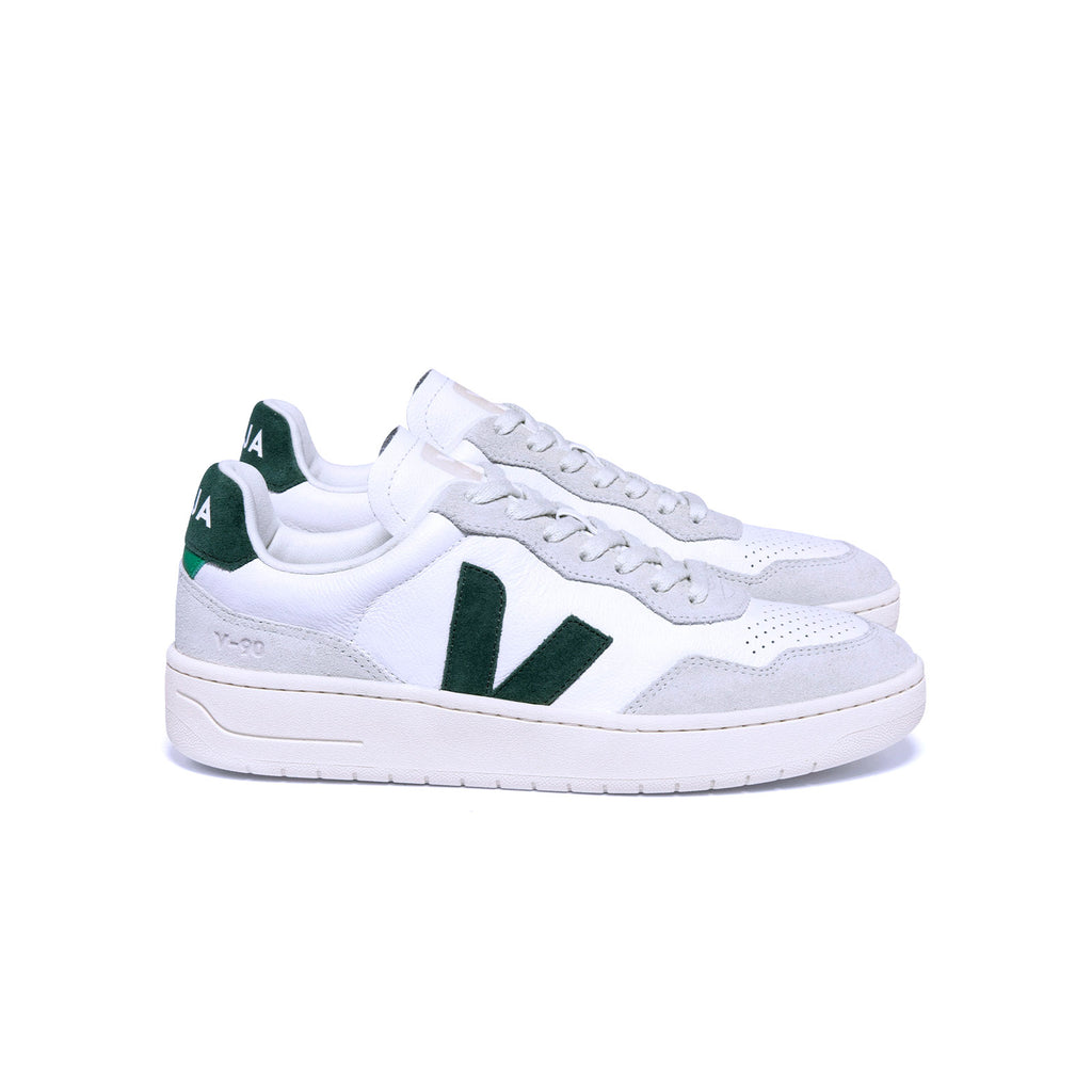 Baskets Veja v-90 sustainable sneakers for men and women in green