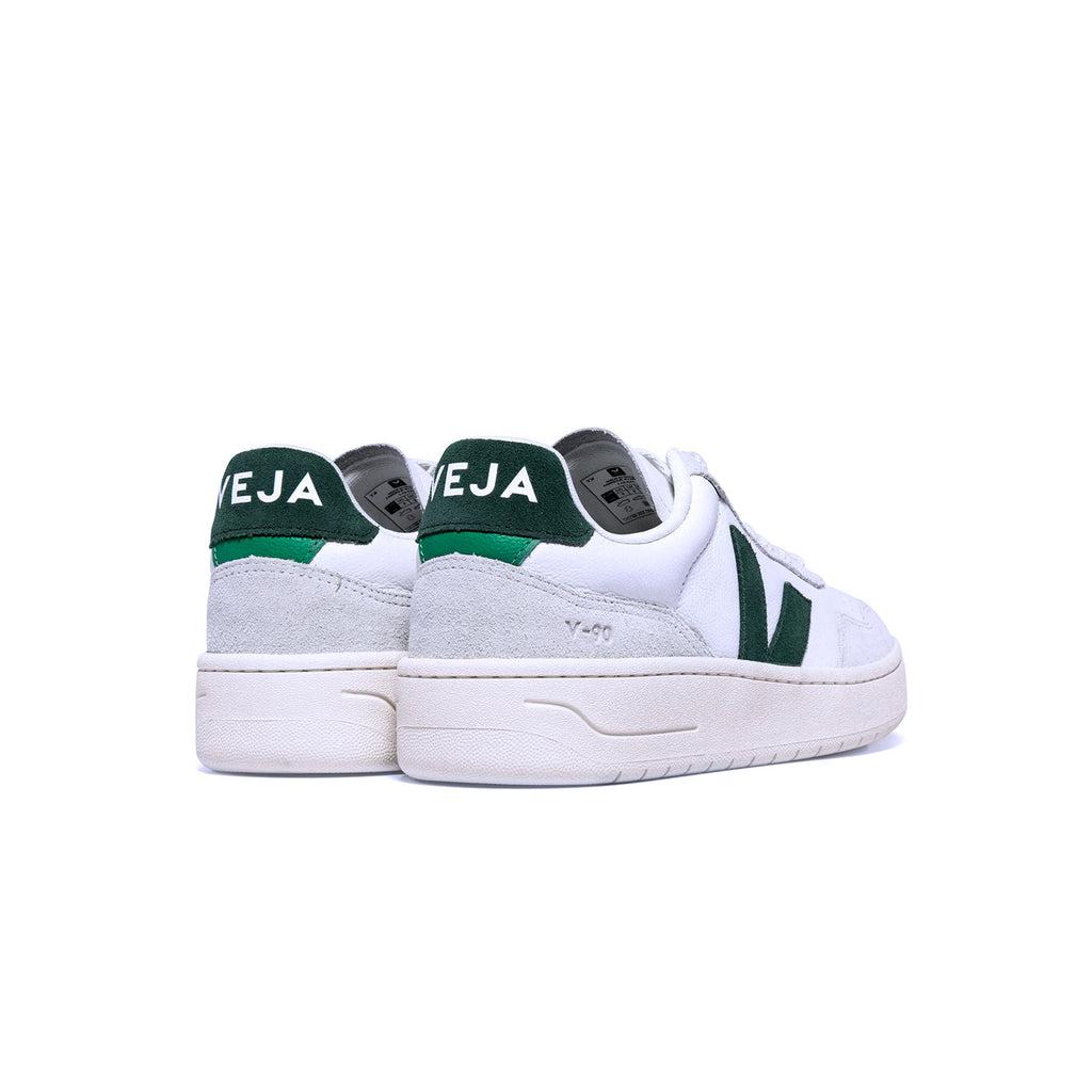 Baskets Veja v-90 sustainable sneakers for men and women back view