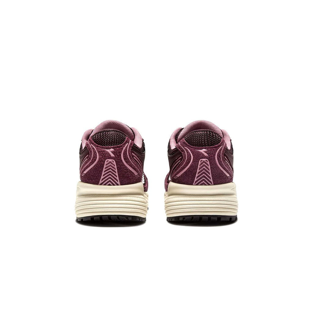 sneakers Diadora Mythos Star bordeaux pour femmes vues de l'arrière