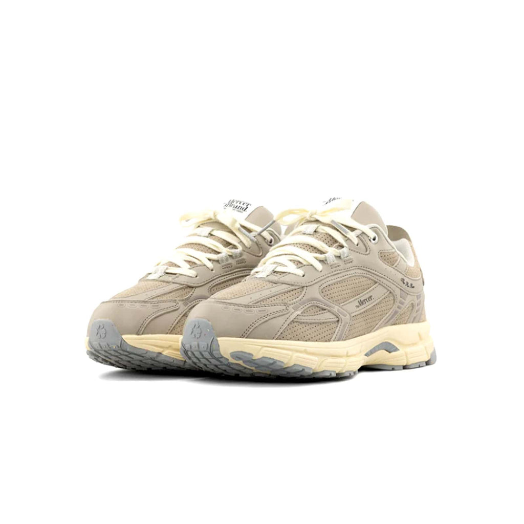 Sneakers Mercer Amsterdam femmes en brunes vue de trois quarts