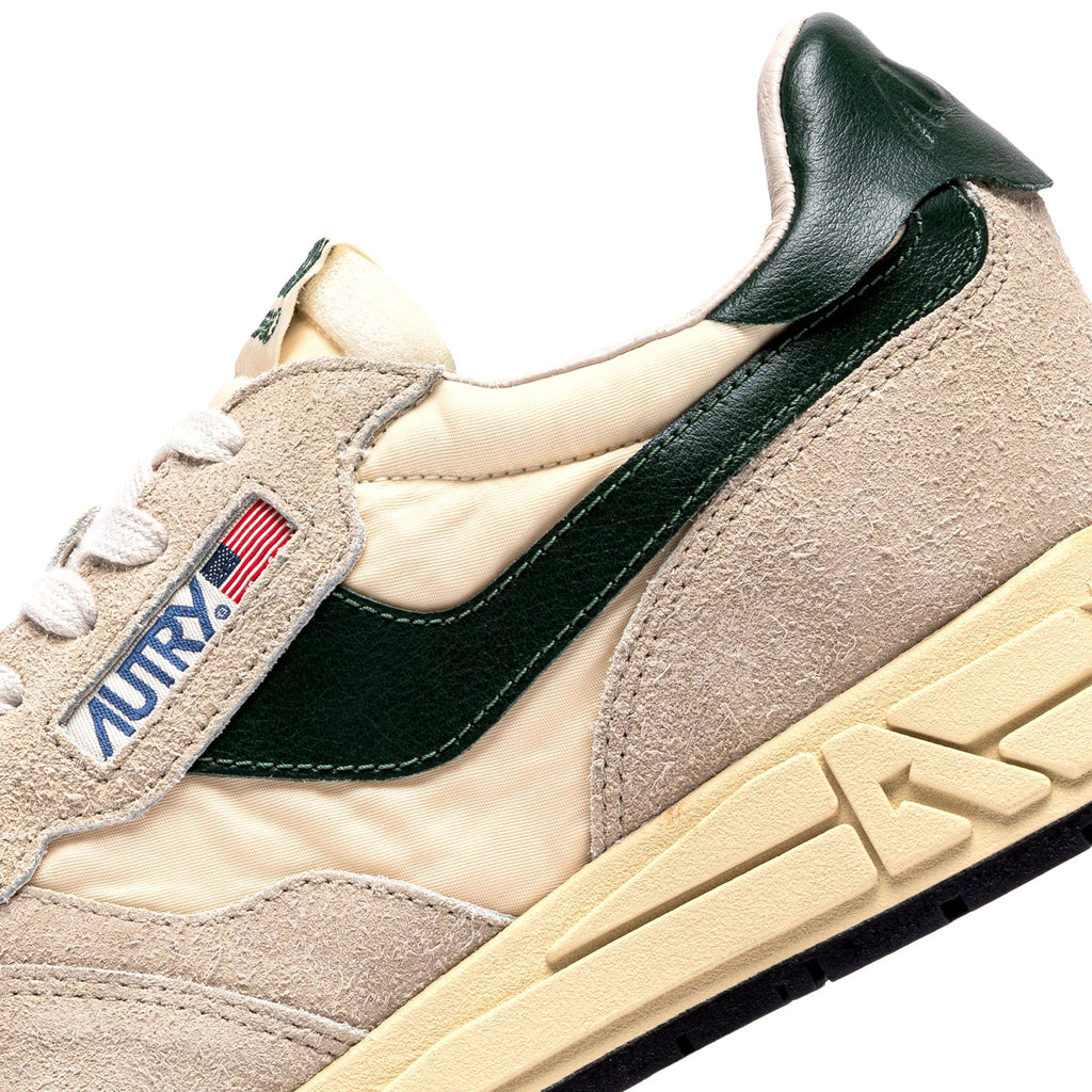 sneakers reelwind autry beige et verte vue de pres