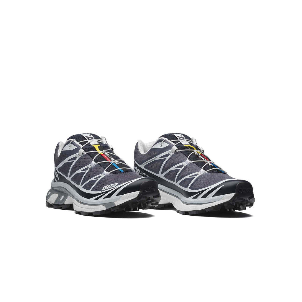 sneakers salomon XT-6 hommes et femmes grises vue de trois quarts