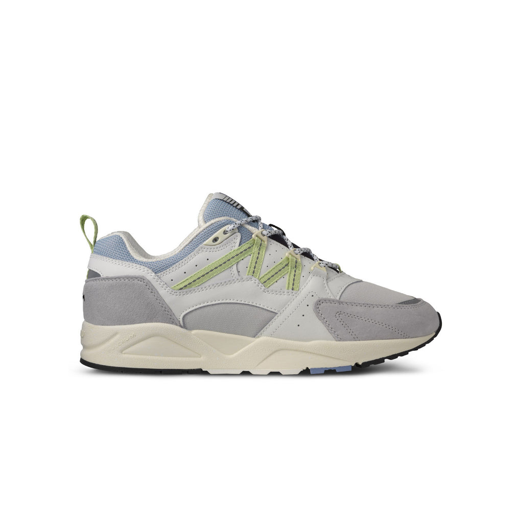 F804121-karhu-Fusion2.0-DawnBlue-Butterfly-cote_Side